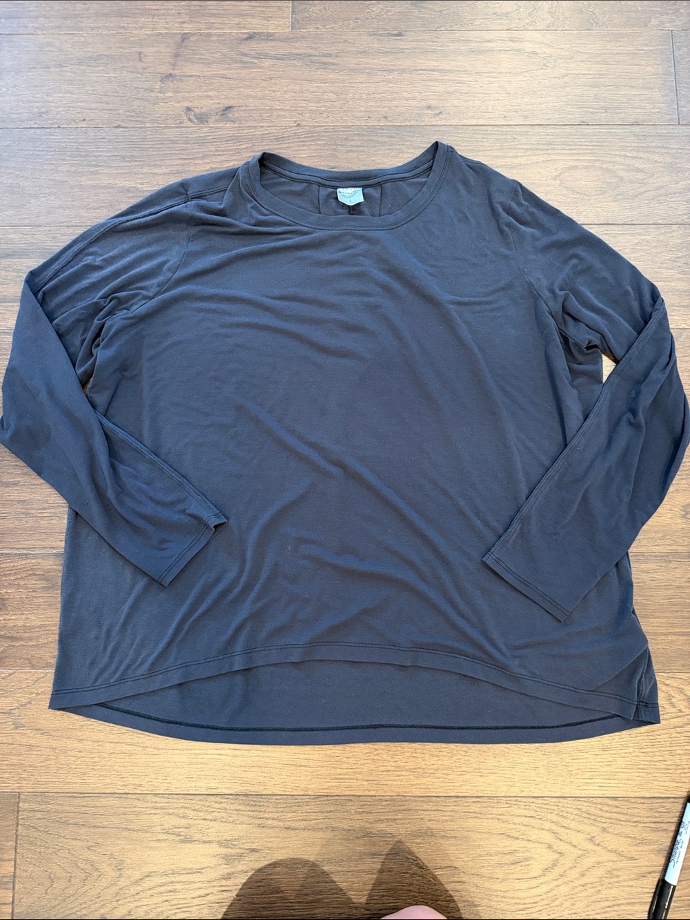 Athleta Gray Long Sleeve Crewneck Tee Size Large - C30-115